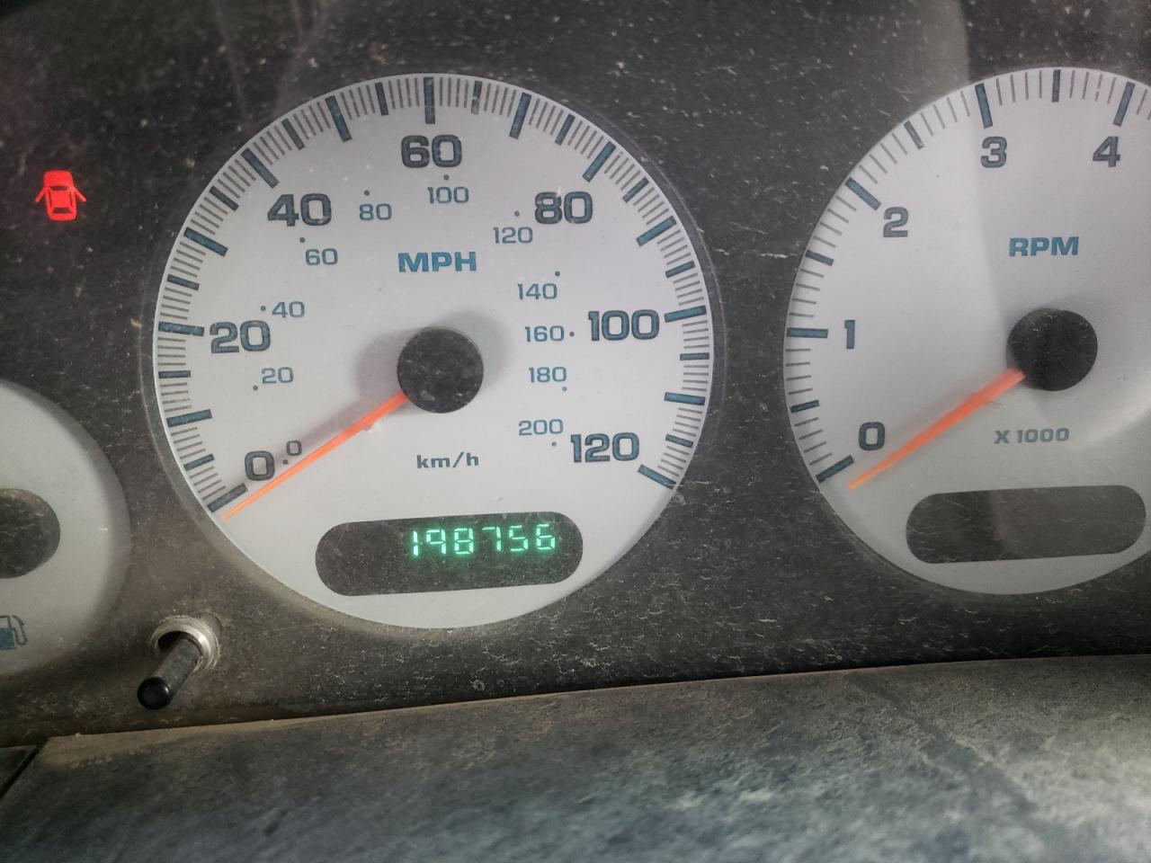 Photo 8 from auction – 2003 CHRYSLER TOWN & COU with VIN 2C8GP44L33R265803