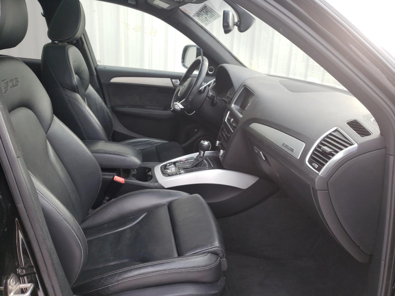 Photo 5 from auction – 2017 AUDI SQ5 PREMIU with VIN WA1CCAFP2HA088757