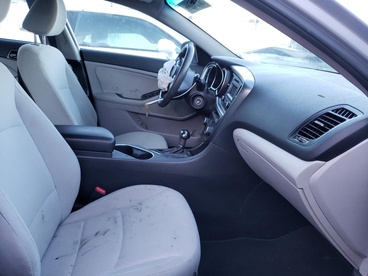 Photo 5 from auction – 2015 KIA OPTIMA LX with VIN 5XXGM4A74FG468052