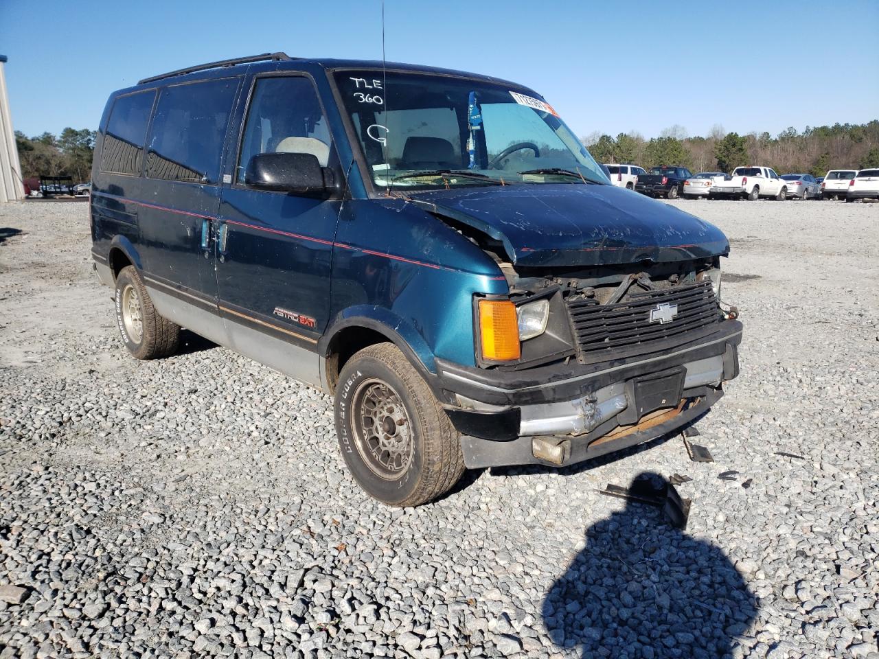 CHEVROLET ASTRO 1992 with VIN 1GNDM19Z8NB113775 - Photo from auction