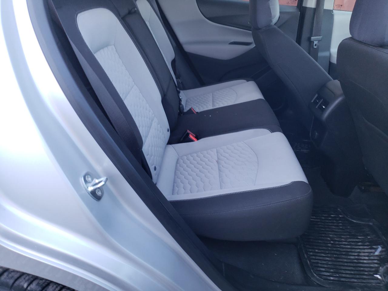Photo 6 from auction – 2018 CHEVROLET EQUINOX LS with VIN 2GNAXHEVXJ6103087