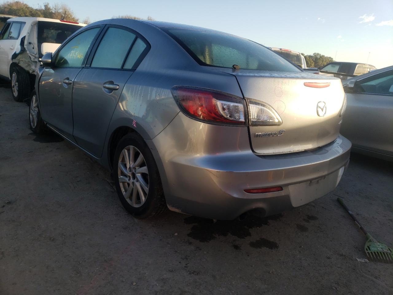 Photo 3 from auction – 2012 MAZDA 3 I with VIN JM1BL1V80C1584211