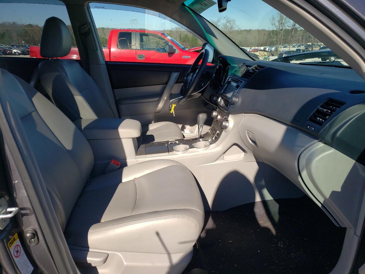 Photo 5 from auction – 2013 TOYOTA HIGHLANDER with VIN 5TDZK3EH4DS130996