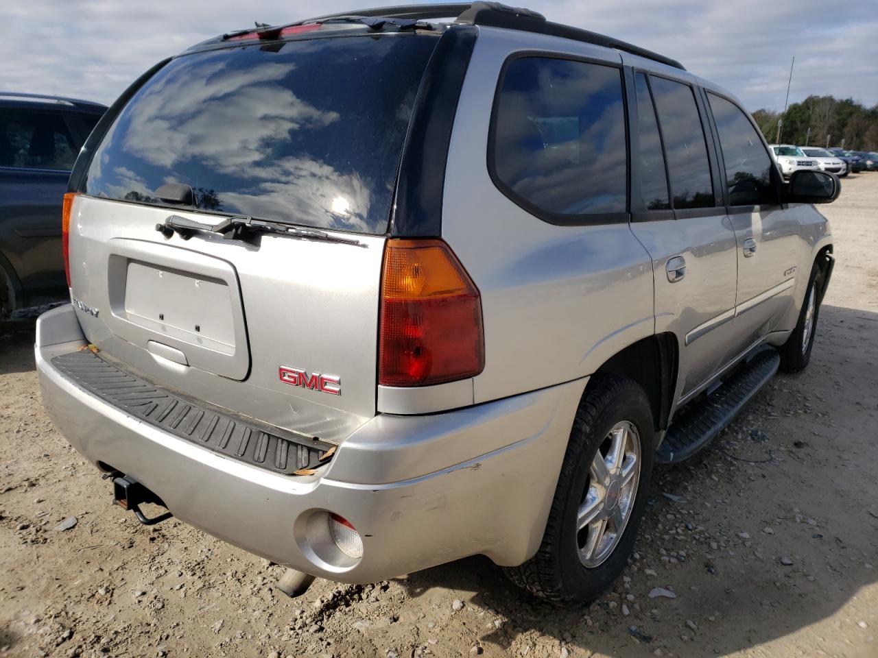 Photo 4 from auction – 2006 GMC ENVOY with VIN 1GKDT13S762335169