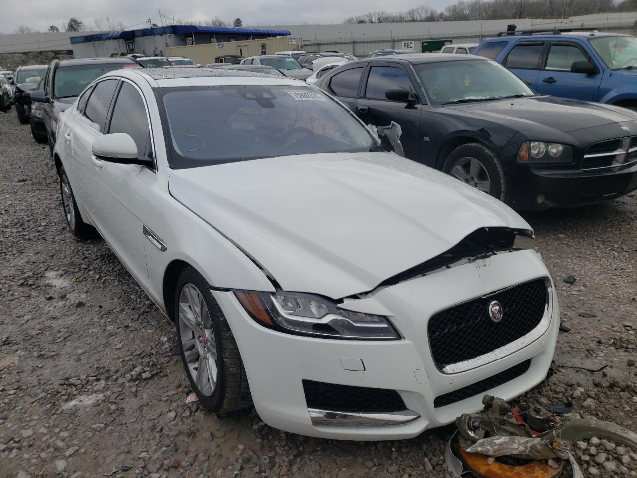 JAGUAR XF PREMIUM 2017 with VIN SAJBD4BV3HCY40458 - Photo from auction