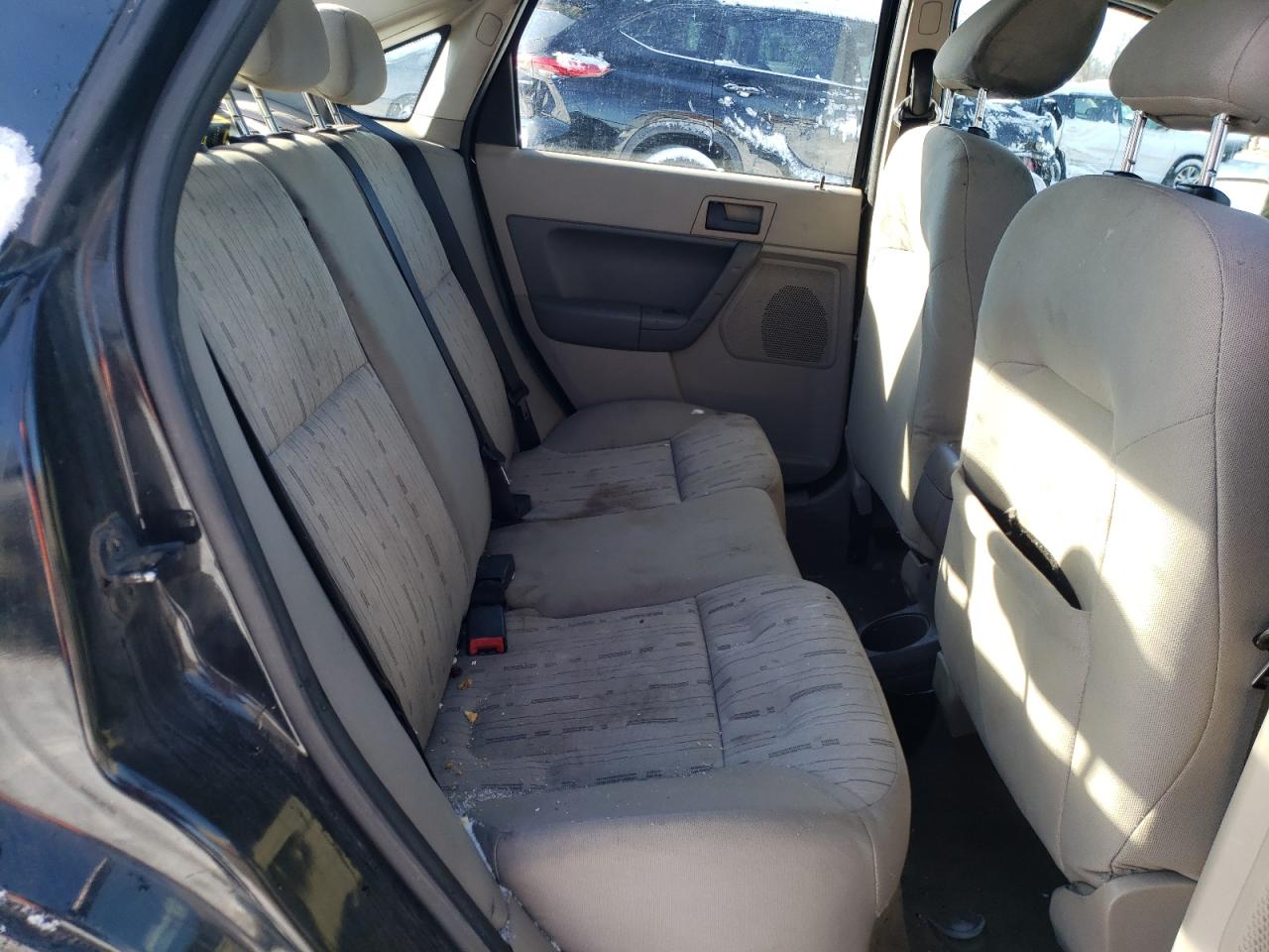 Photo 6 from auction – 2010 FORD FOCUS SE with VIN 1FAHP3FN1AW282544