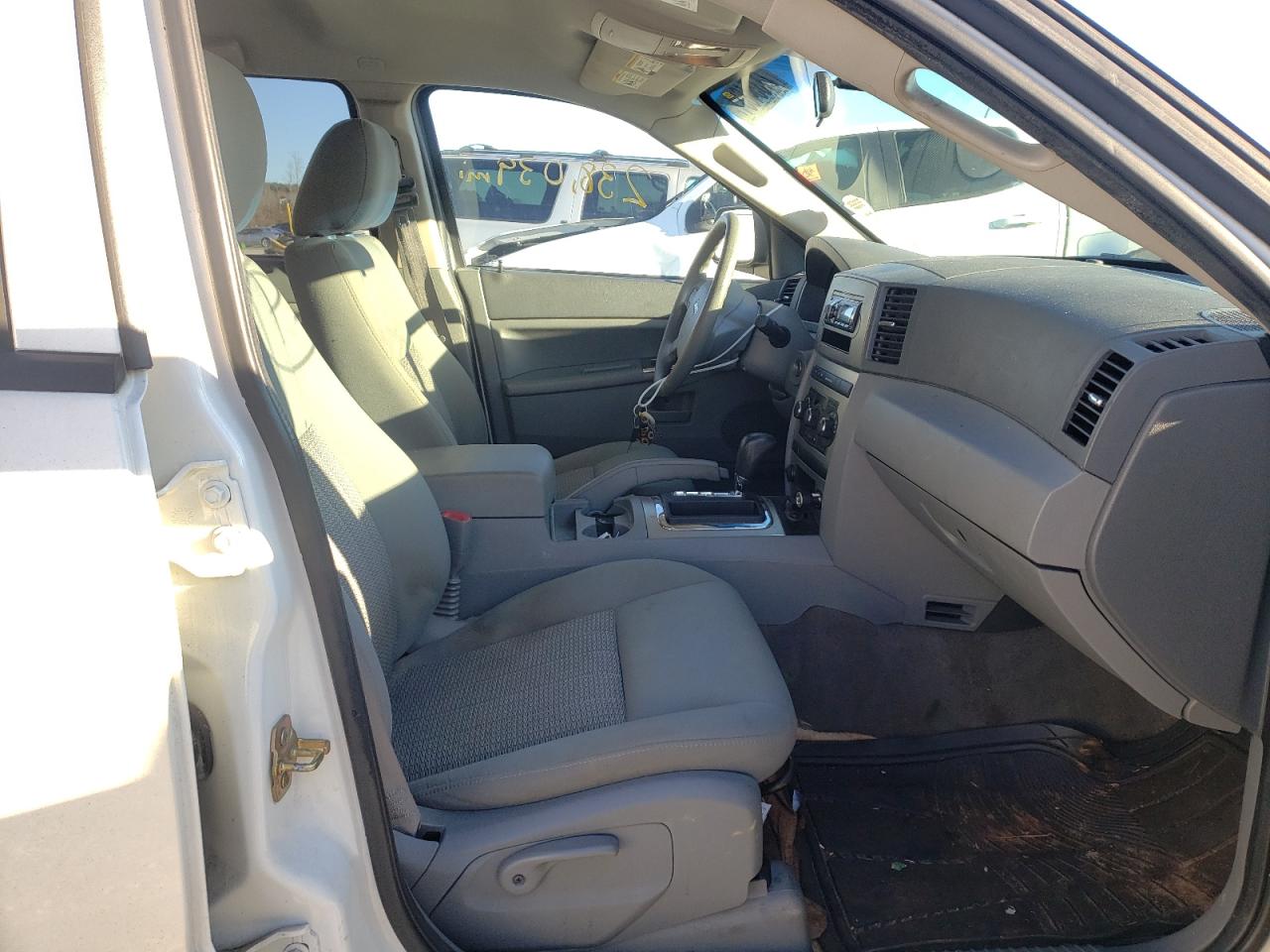 Photo 5 from auction – 2007 JEEP GRAND CHER with VIN 1J8GS48K37C520278