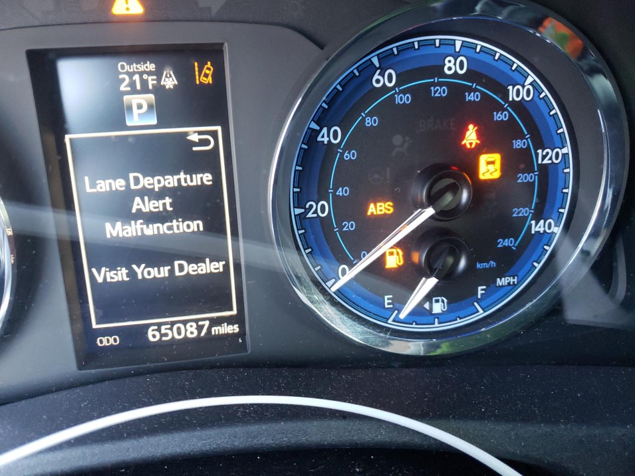 Photo 8 from auction – 2017 TOYOTA COROLLA with VIN 2T1BURHE1HC851629