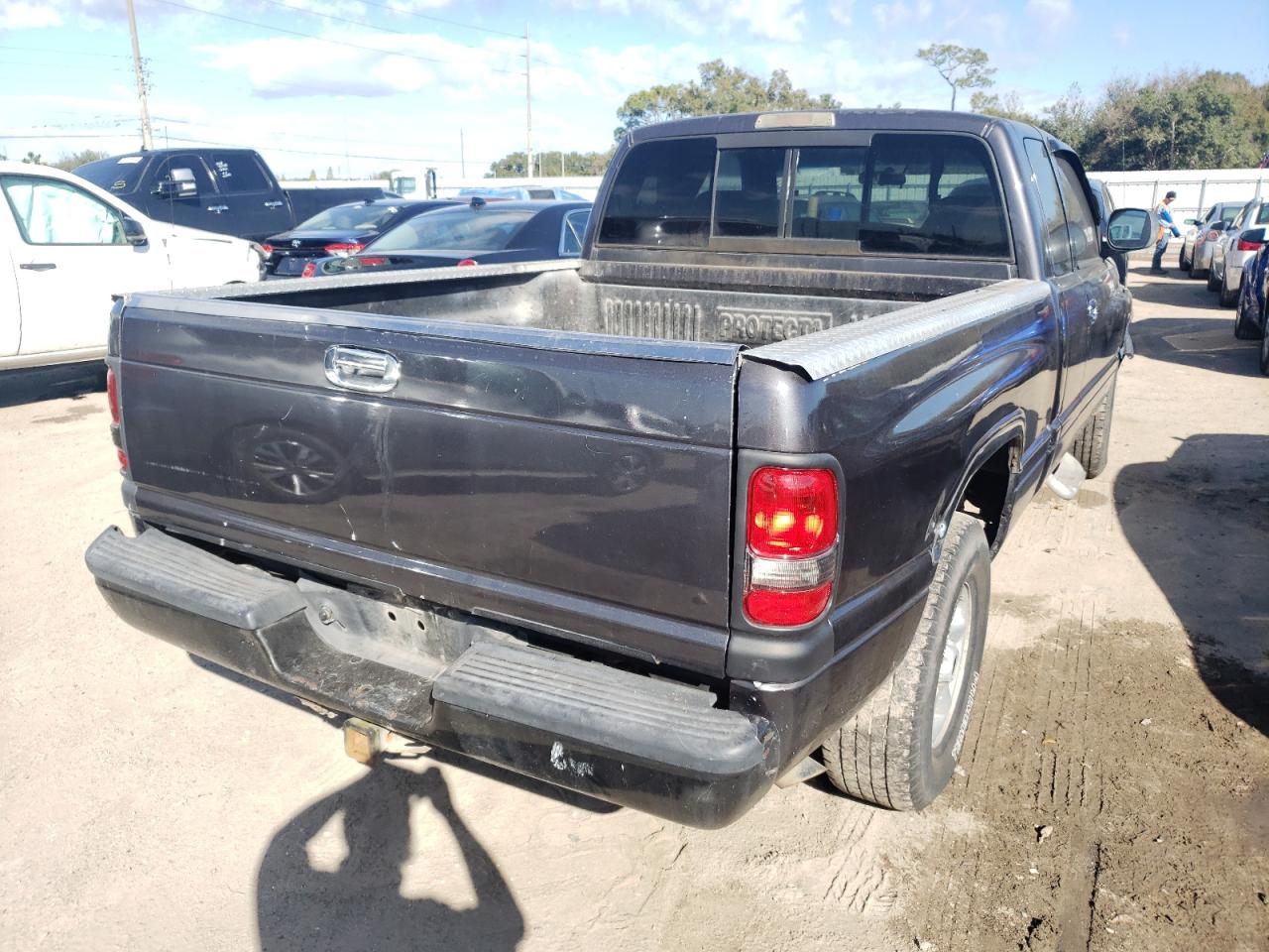 Photo 4 from auction – 1998 DODGE RAM 1500 with VIN 3B7HC13Z0WG165366