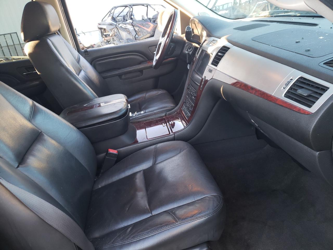 Photo 5 from auction – 2011 CADILLAC ESCALADE E with VIN 1GYS4JEFXBR161142