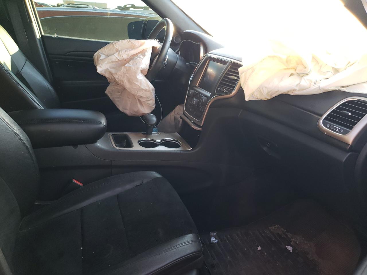 Photo 5 from auction – 2015 JEEP GRAND CHER with VIN 1C4RJFAG3FC724517