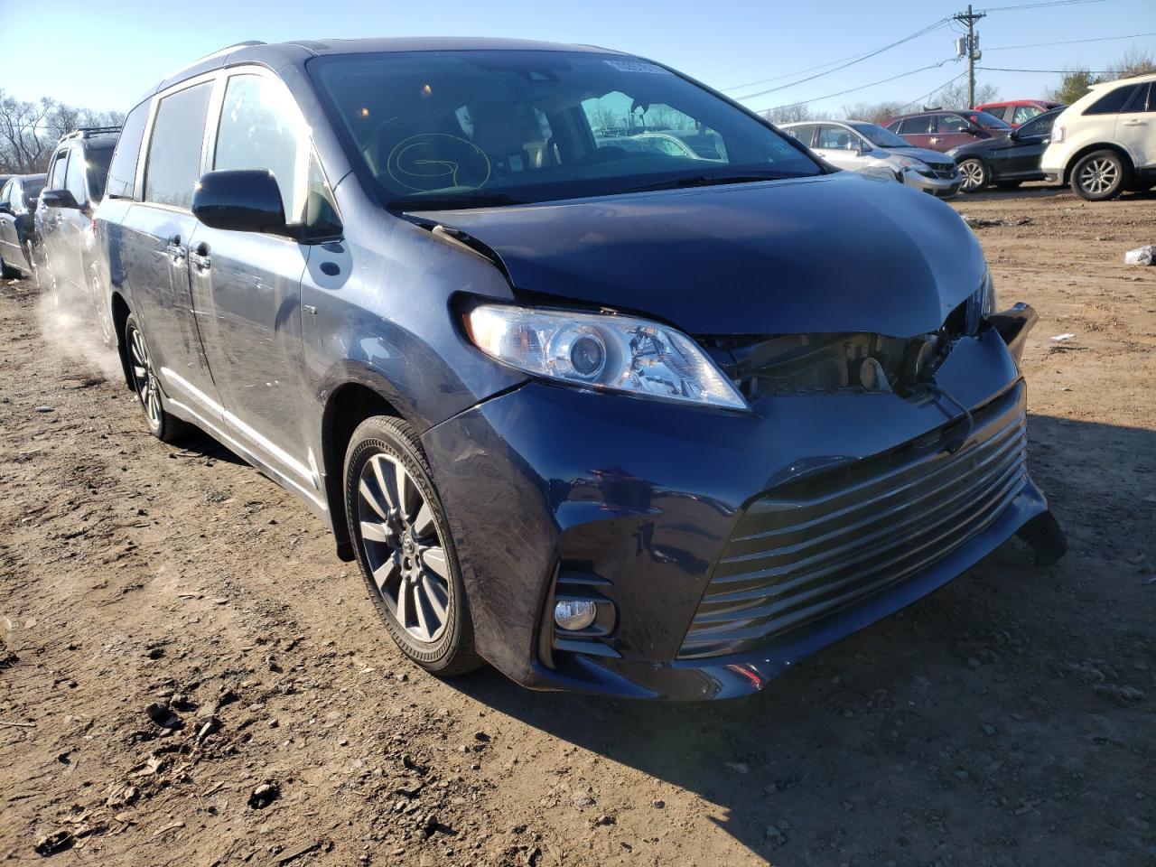 TOYOTA SIENNA XLE 2020 with VIN 5TDDZ3DC1LS241127 - Photo from auction