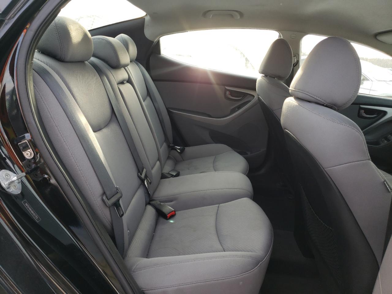 Photo 6 from auction – 2011 HYUNDAI ELANTRA GL with VIN 5NPDH4AE6BH057255