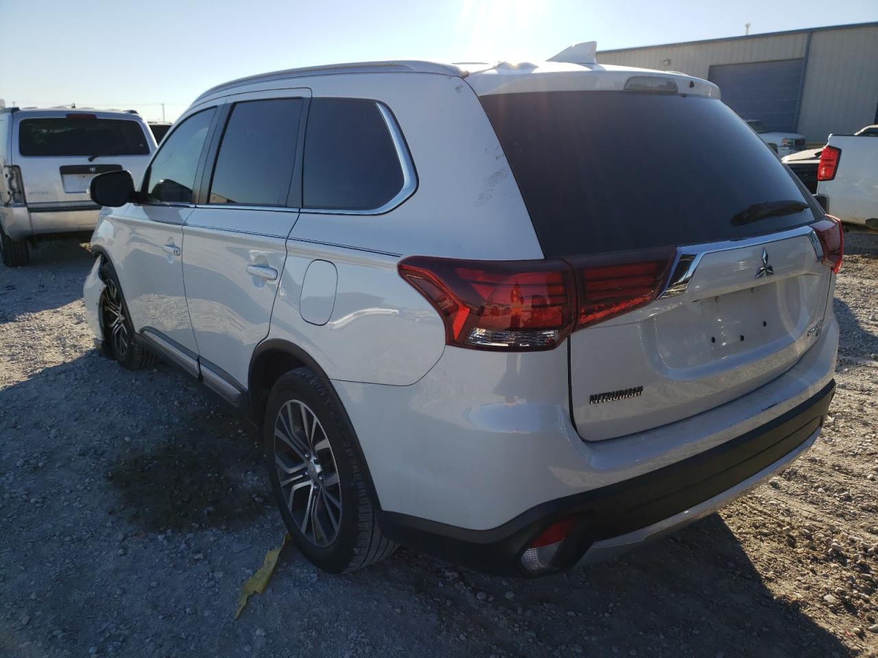 Photo 3 from auction – 2018 MITSUBISHI OUTLANDER with VIN JA4AD3A3XJZ029287