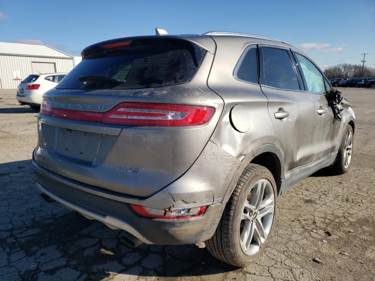 Photo 4 from auction – 2016 LINCOLN MKC RESERV with VIN 5LMTJ3DH1GUJ21675