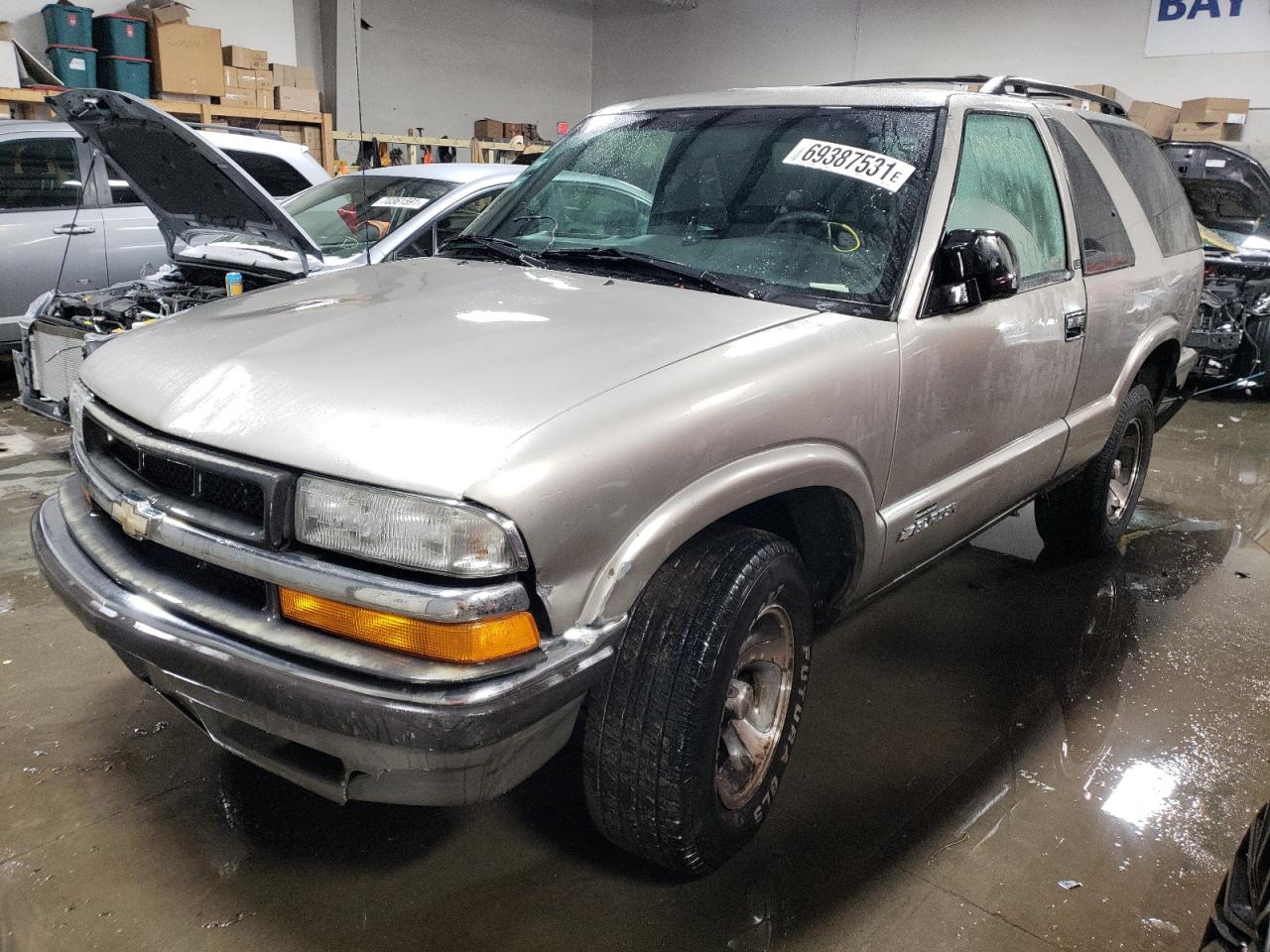 Photo 2 from auction – 2001 CHEVROLET BLAZER with VIN 1GNCS18W31K253851