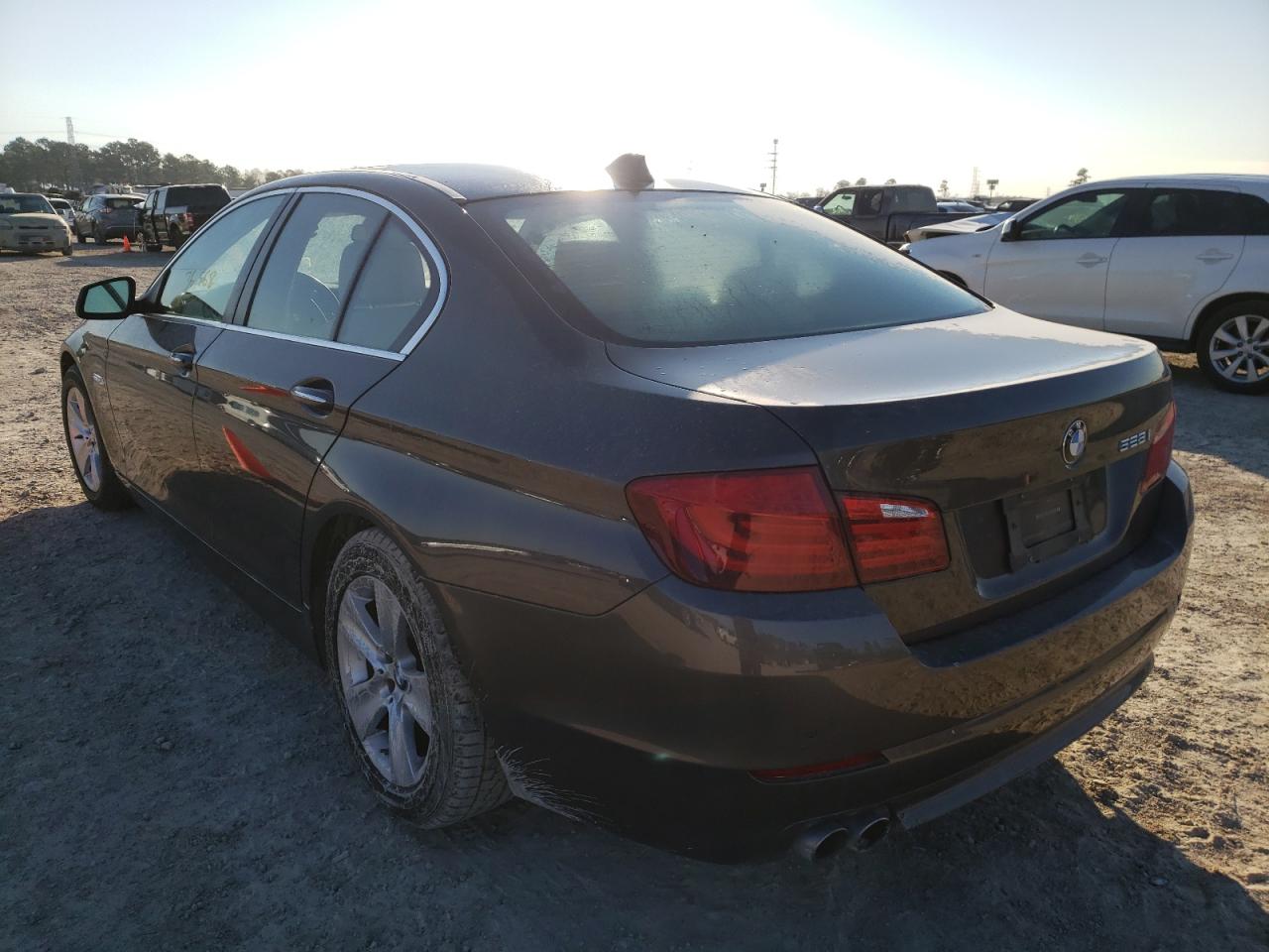 Photo 3 from auction – 2011 BMW 528 I with VIN WBAFR1C56BC744469