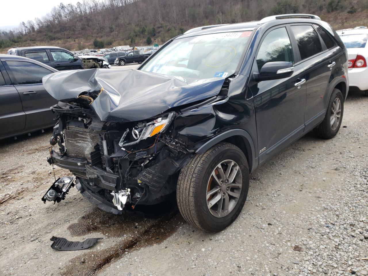 Photo 2 from auction – 2014 KIA SORENTO LX with VIN 5XYKTDA7XEG503345