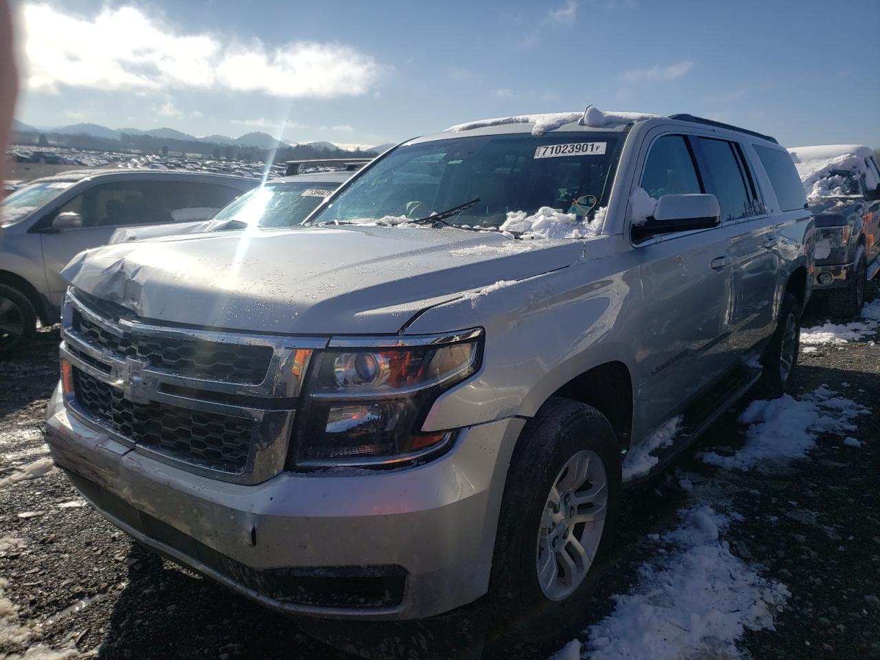 Photo 2 from auction – 2016 CHEVROLET SUBURBAN C with VIN 1GNSCHKC1GR111756