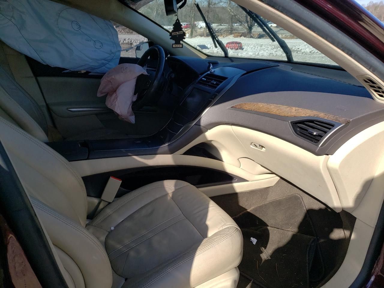 Photo 5 from auction – 2013 LINCOLN MKZ with VIN 3LN6L2G9XDR825238