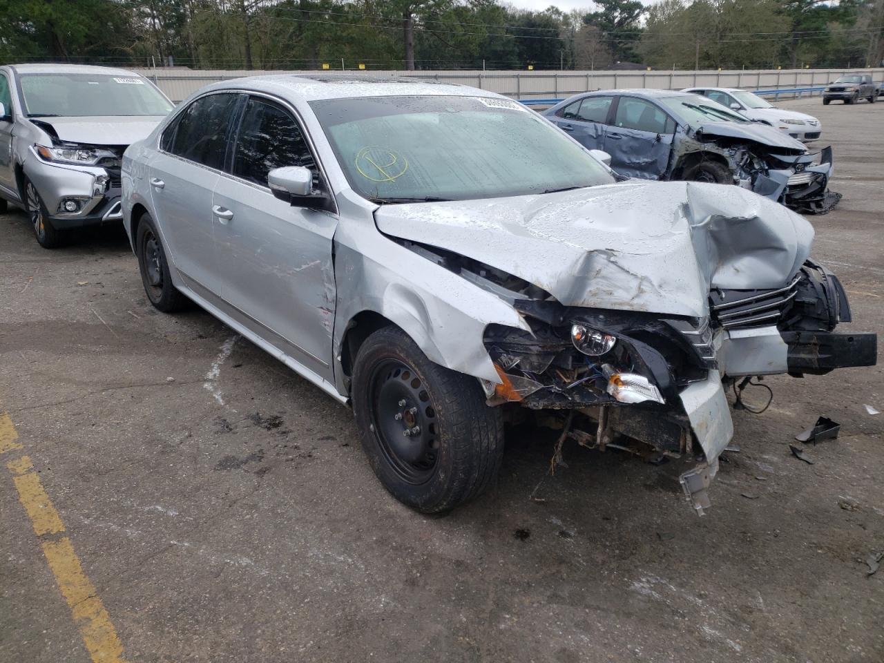 VOLKSWAGEN PASSAT SEL 2014 with VIN 1VWCN7A37EC048646 - Photo from auction