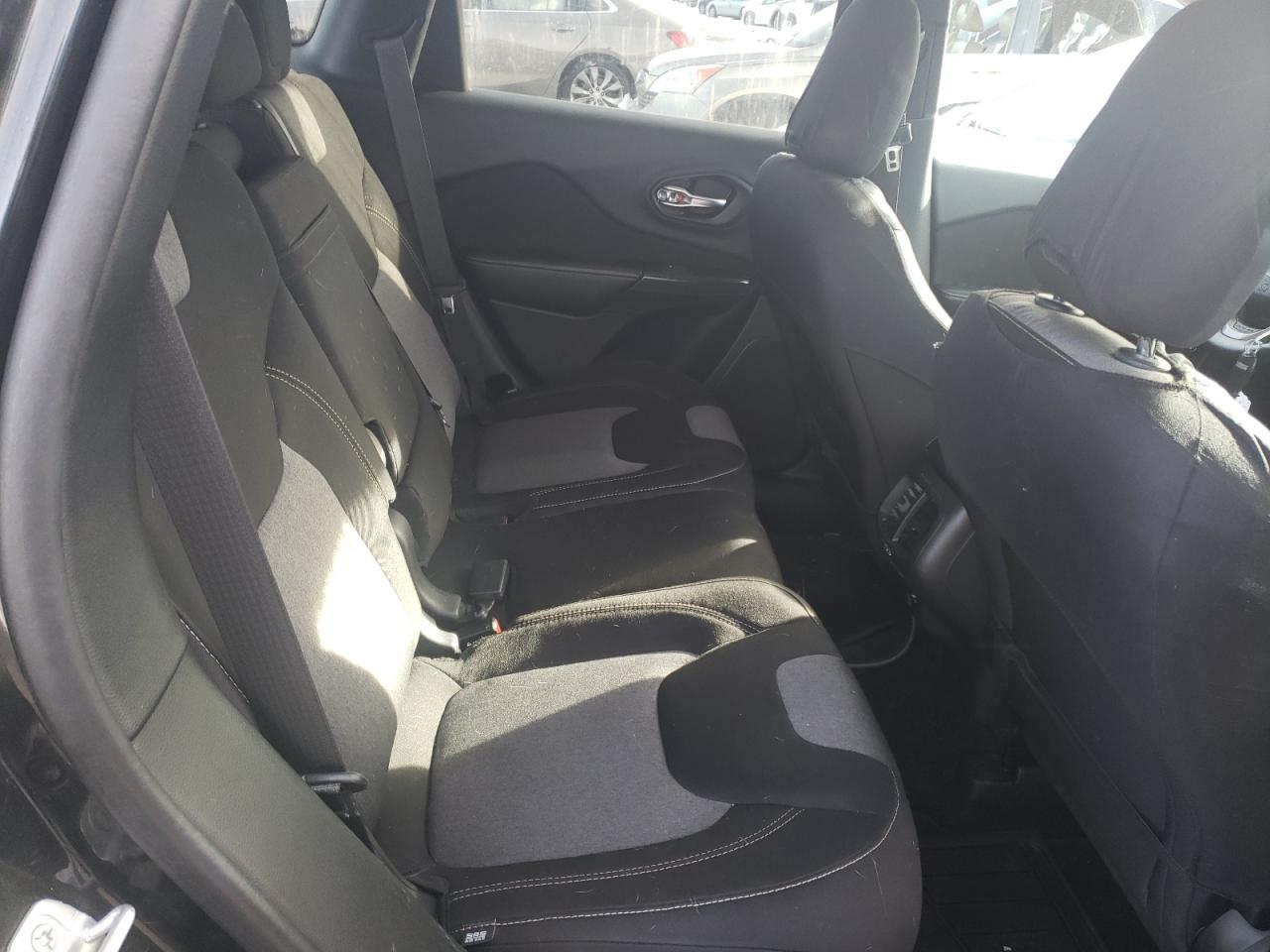 Photo 6 from auction – 2014 JEEP CHEROKEE L with VIN 1C4PJMCB9EW167722
