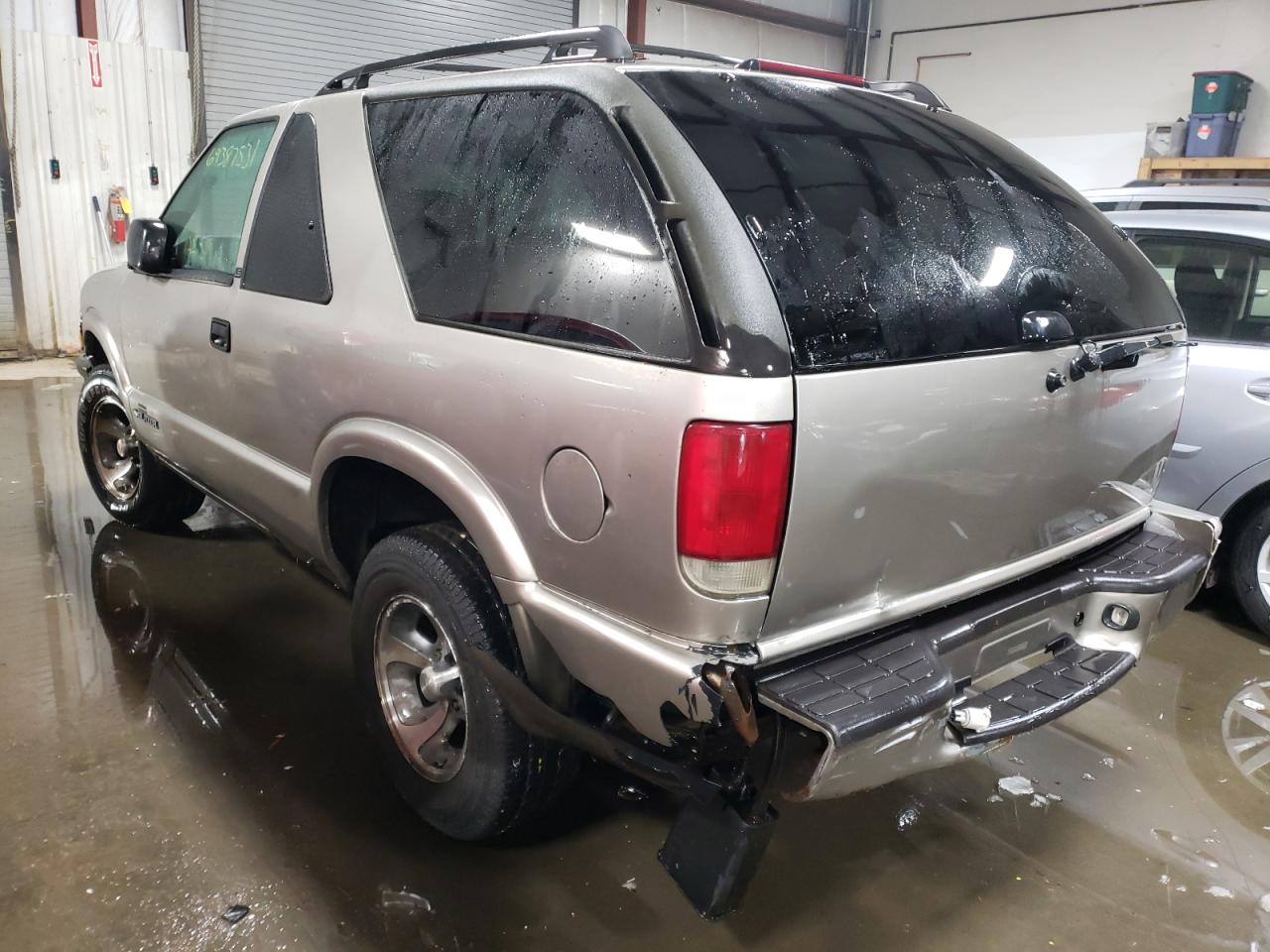 Photo 3 from auction – 2001 CHEVROLET BLAZER with VIN 1GNCS18W31K253851