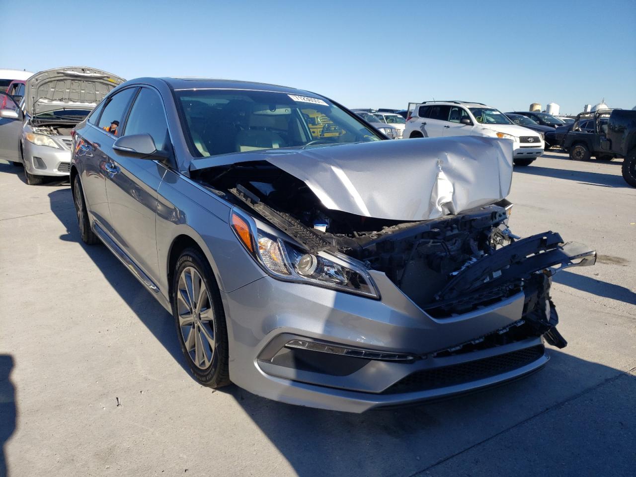 HYUNDAI SONATA SPO 2017 with VIN 5NPE34AF2HH567865 - Photo from auction