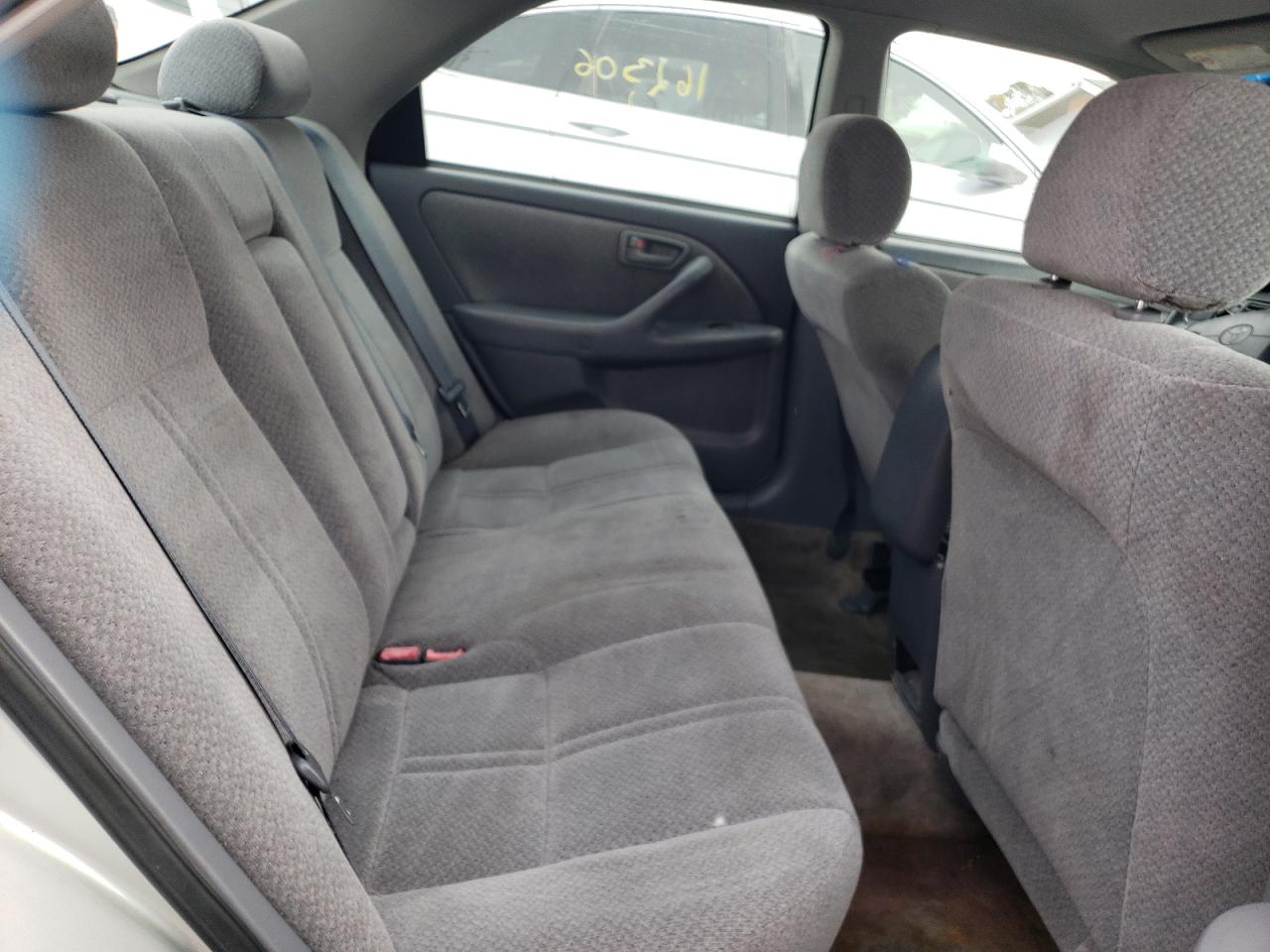 Photo 6 from auction – 2001 TOYOTA CAMRY LE with VIN 4T1BF22K91U959629