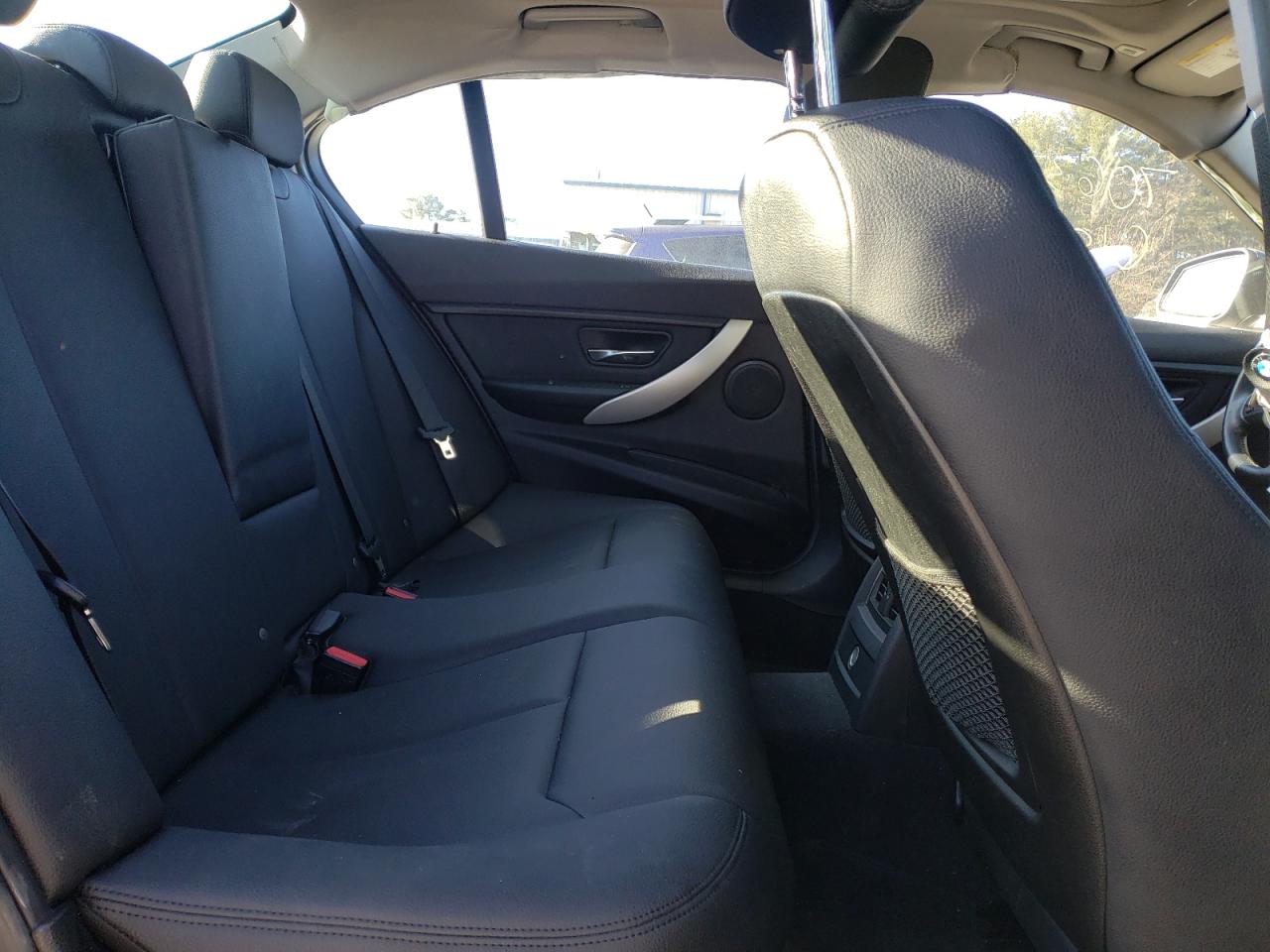 Photo 6 from auction – 2016 BMW 320 I with VIN WBA8E1G57GNU10574