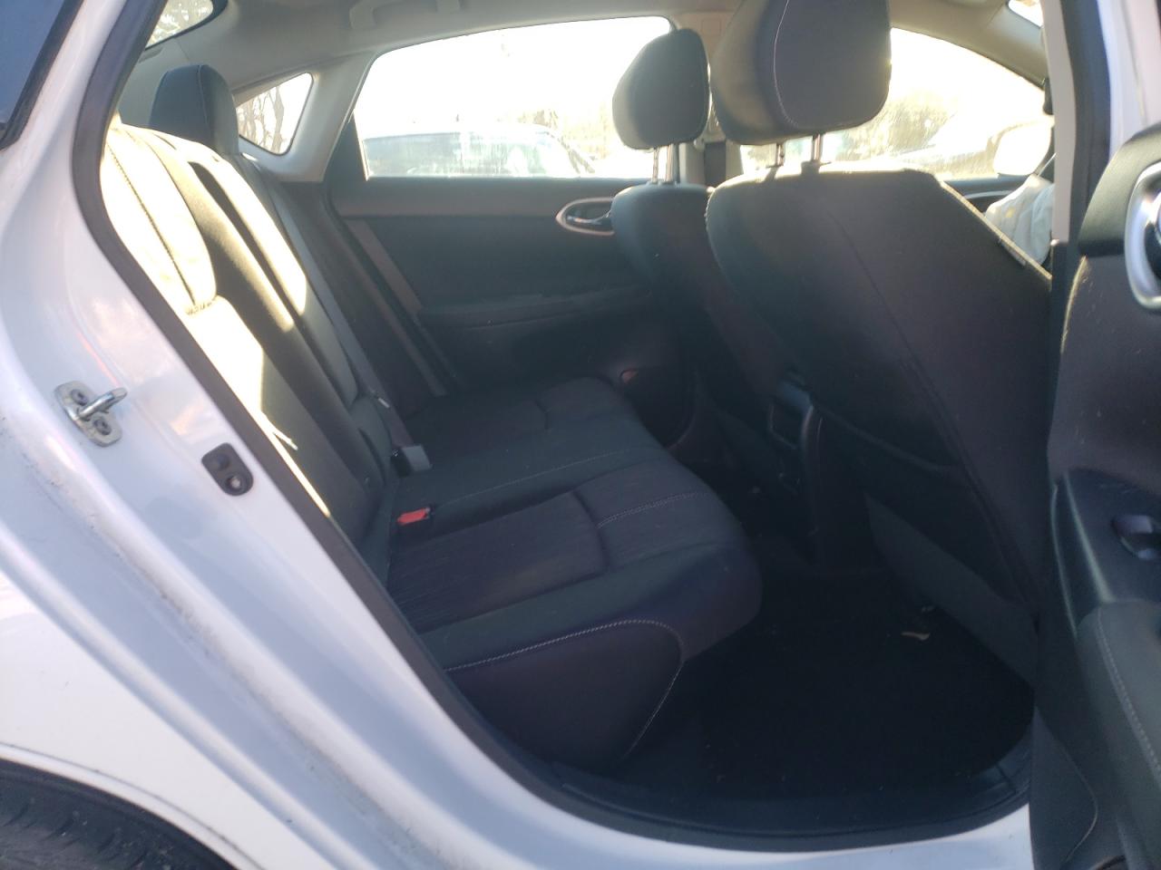 Photo 6 from auction – 2017 NISSAN SENTRA S with VIN 3N1AB7AP0HY337601