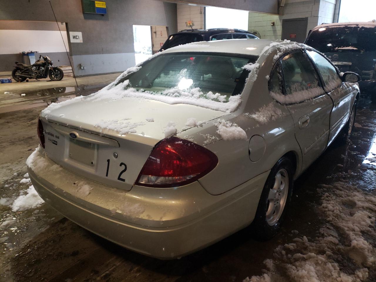 Foto 4 de la subasta – 2006 FORD TAURUS SE con VIN 1FAFP53U96A139604