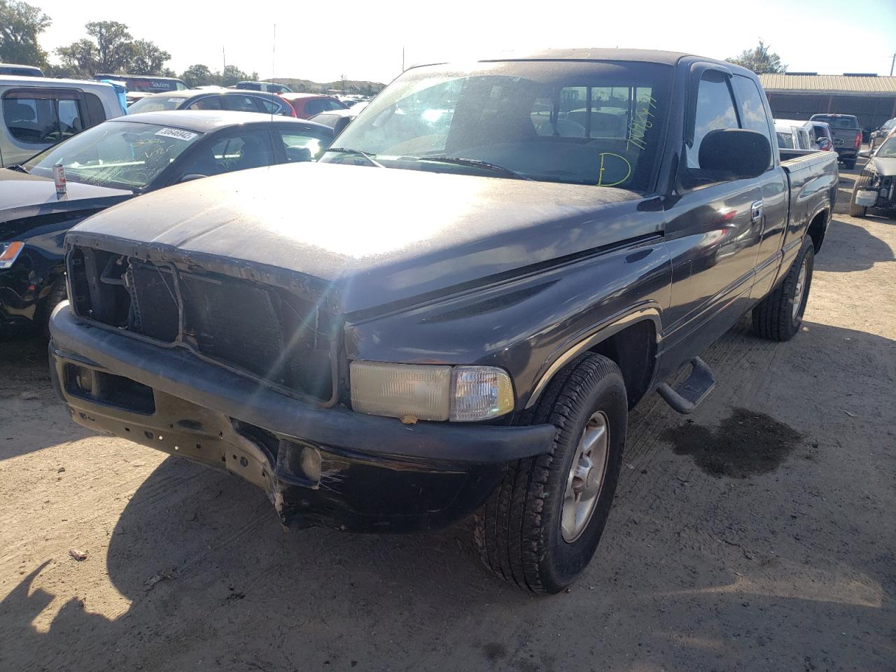 Photo 2 from auction – 1998 DODGE RAM 1500 with VIN 3B7HC13Z0WG165366