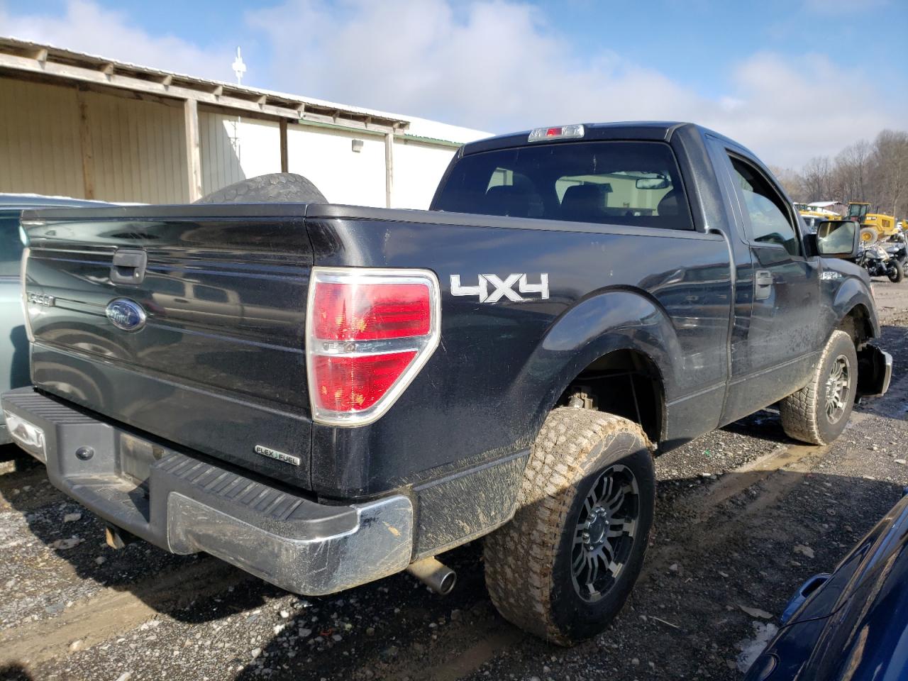Photo 4 from auction – 2011 FORD F150 with VIN 1FTMF1EM6BFA32940