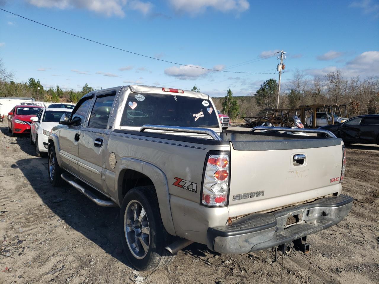 Photo 3 from auction – 2005 GMC NEW SIERRA with VIN 2GTEK13T351194045