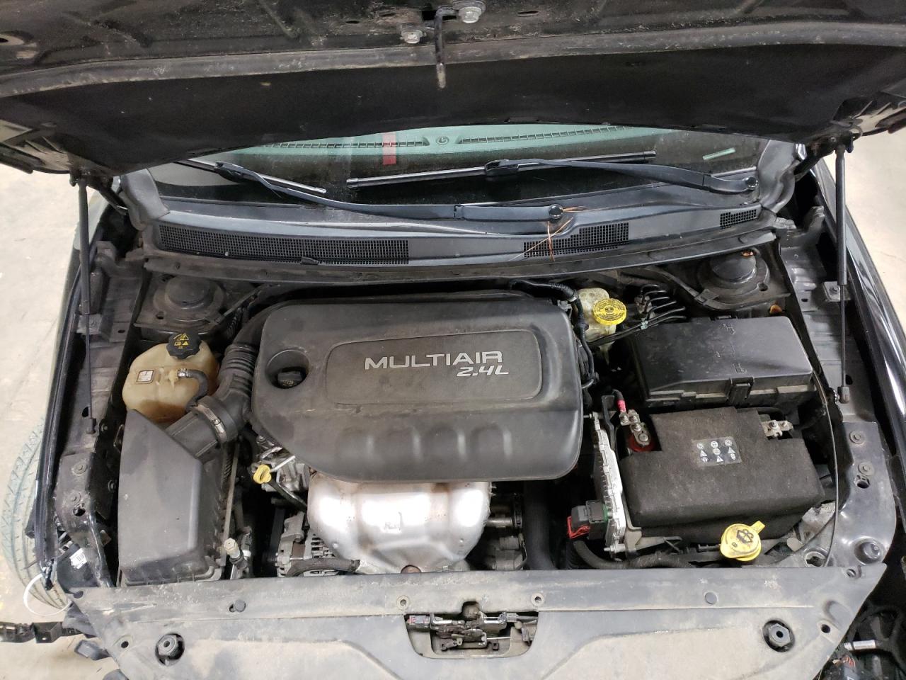 Photo 7 from auction – 2015 CHRYSLER 200 C with VIN 1C3CCCCB0FN656072