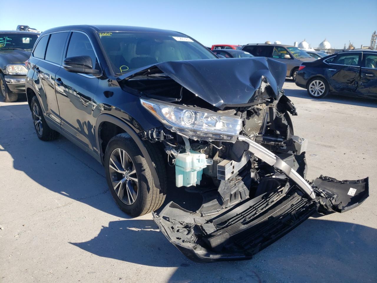 TOYOTA HIGHLANDER 2019 with VIN 5TDZARFH6KS045935 - Photo from auction