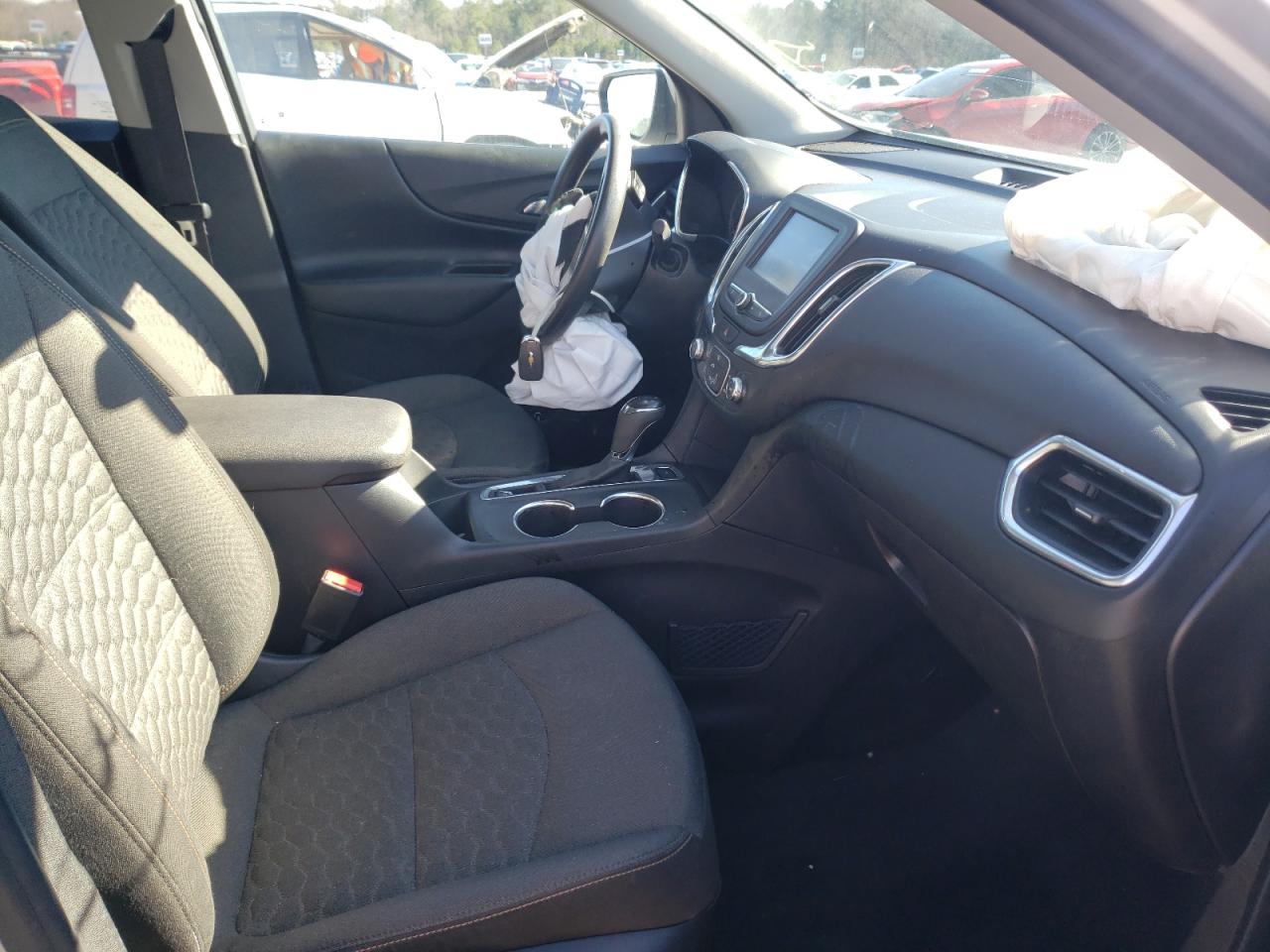 Photo 5 from auction – 2018 CHEVROLET EQUINOX LT with VIN 3GNAXSEV3JS571855