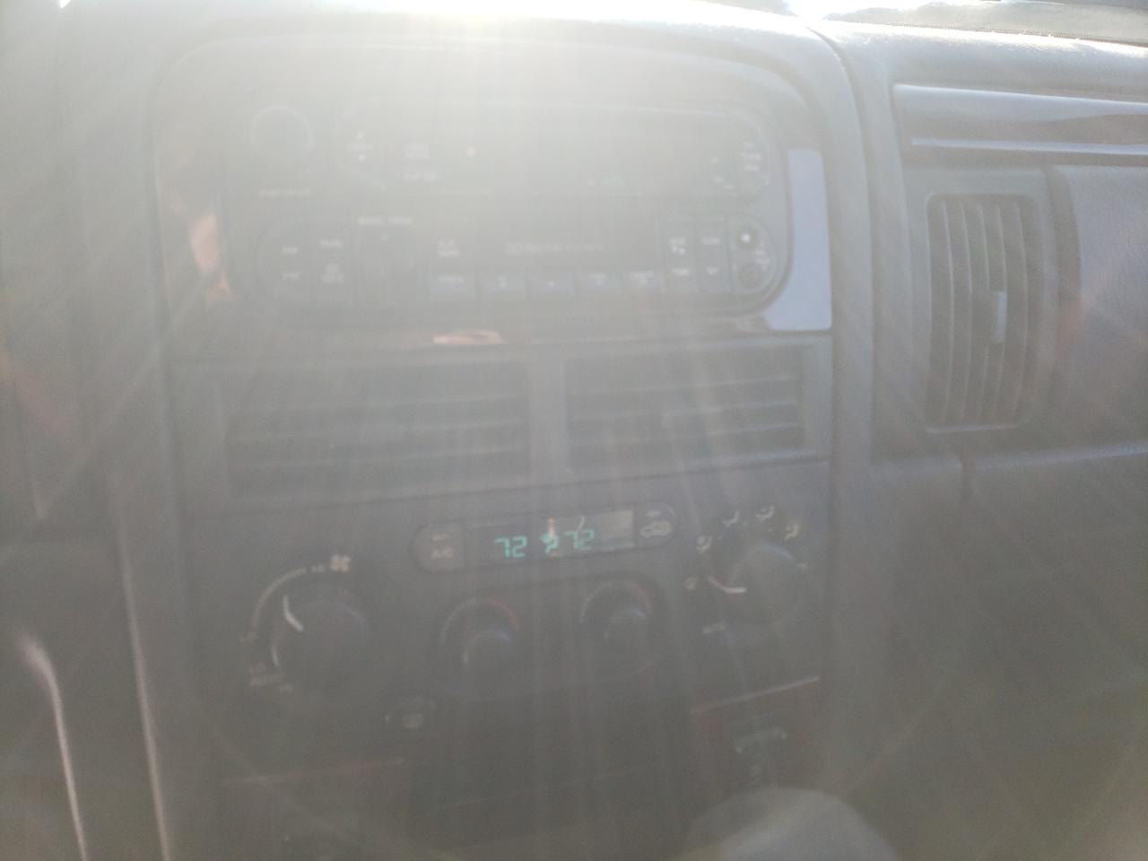 Photo 9 from auction – 2001 JEEP GRAND CHER with VIN 1J4GW58N71C612071