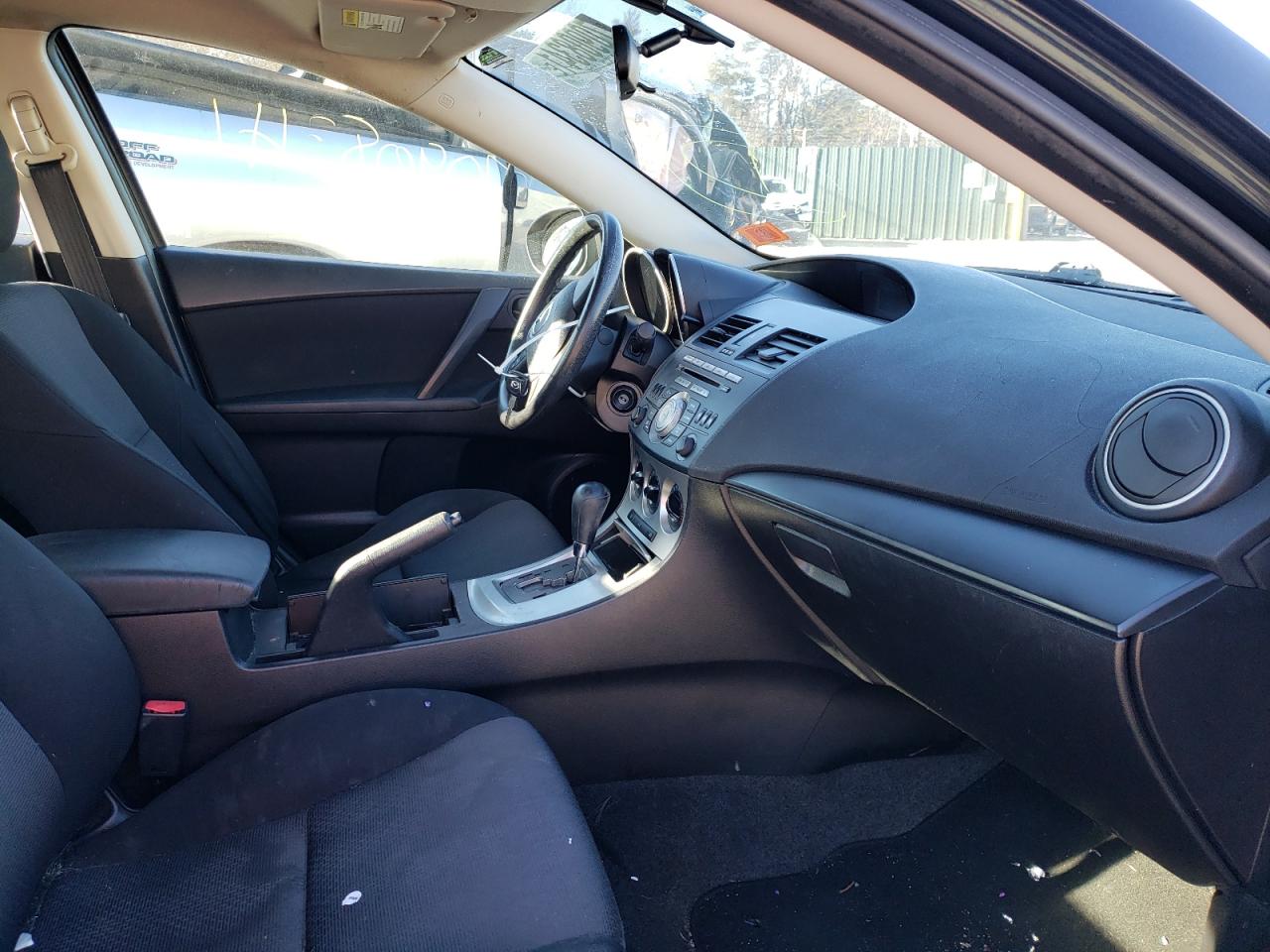 Photo 5 from auction – 2010 MAZDA 3 with VIN JM1BL1SG0A1215826
