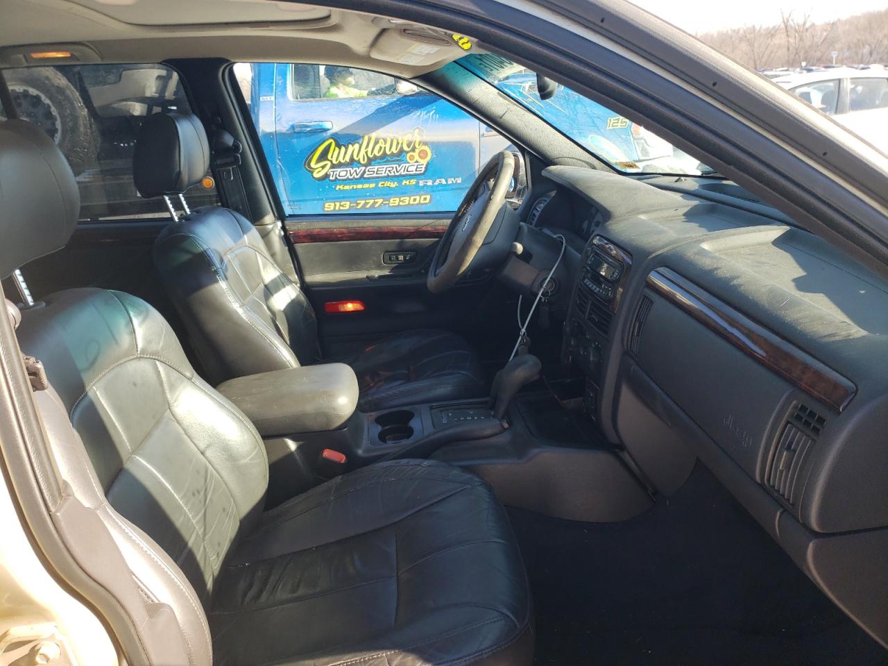 Photo 5 from auction – 2001 JEEP GRAND CHER with VIN 1J4GW58N71C612071