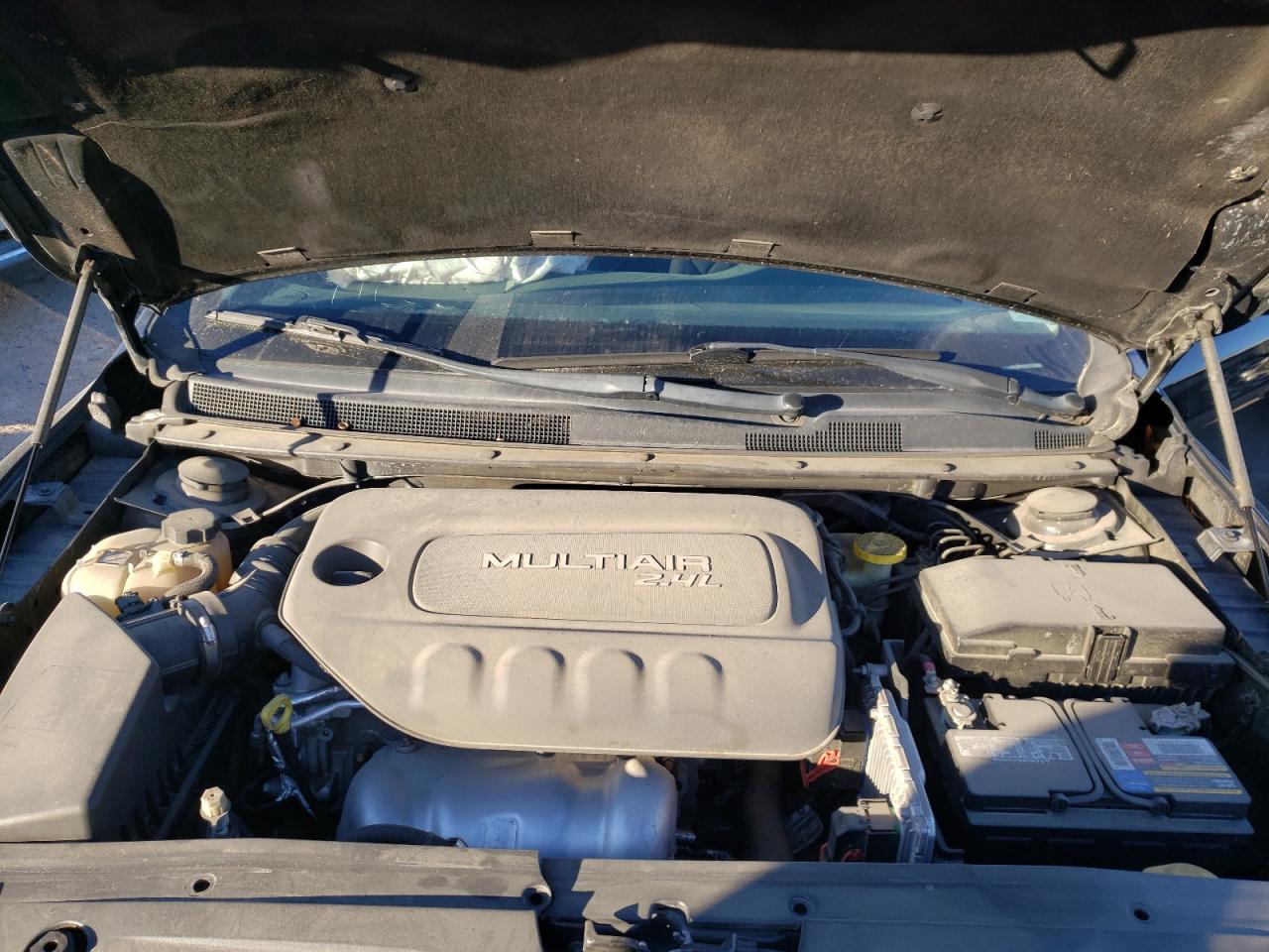 Photo 7 from auction – 2015 CHRYSLER 200 LIMITE with VIN 1C3CCCAB7FN677892