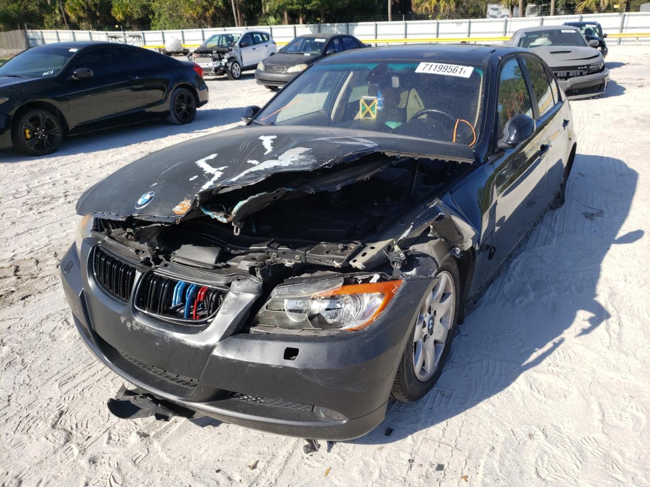 Photo 2 from auction – 2006 BMW 325 I with VIN WBAVB13596KX40556