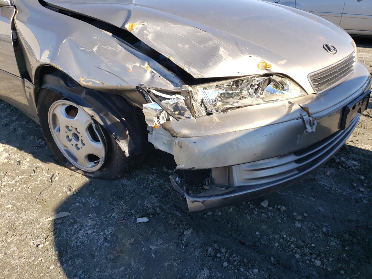 Photo 9 from auction – 1999 LEXUS ES 300 with VIN JT8BF28G1X5070445