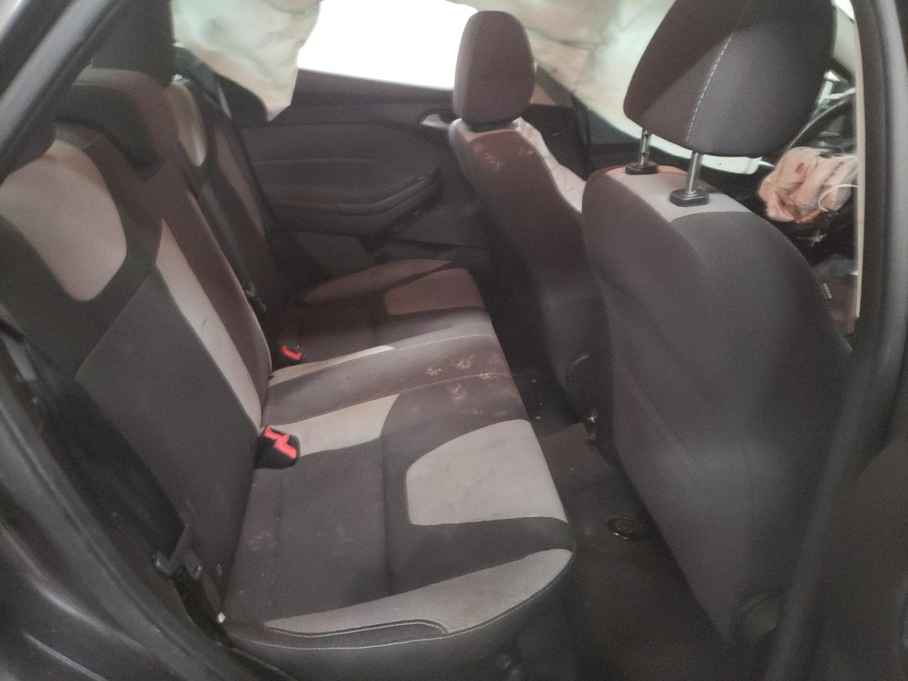 Photo 6 from auction – 2014 FORD FOCUS SE with VIN 1FADP3F2XEL339514