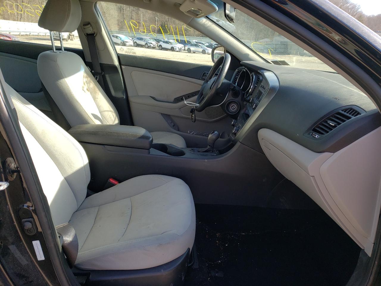Photo 5 from auction – 2012 KIA OPTIMA LX with VIN 5XXGM4A74CG047704