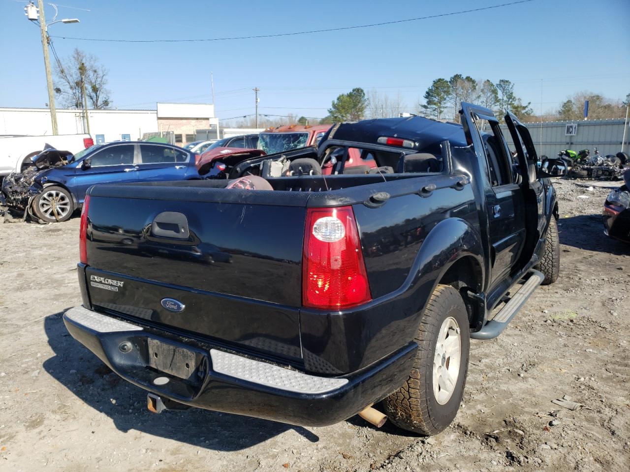 Photo 4 from auction – 2005 FORD EXPLORER S with VIN 1FMZU67K55UB67939