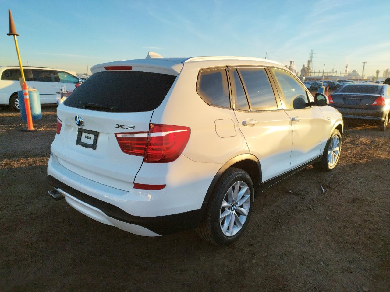 Photo 4 from auction – 2017 BMW X3 SDRIVE2 with VIN 5UXWZ7C37H0V93087