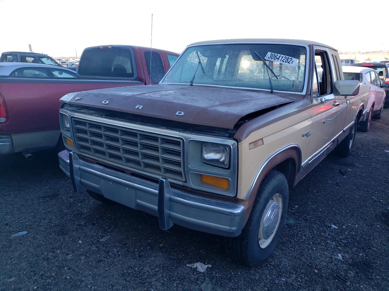 Photo 2 from auction – 1981 FORD F-250 with VIN 1FTHX25Z0BKA17955