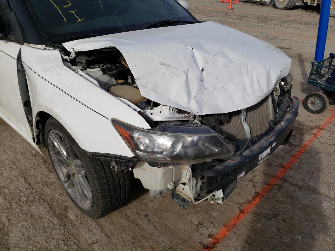 Photo 9 from auction – 2011 TOYOTA SCION TC with VIN JTKJF5C75B3002975